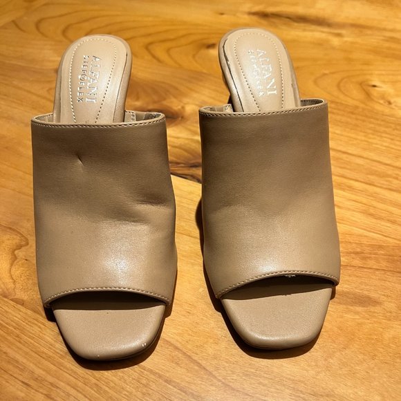 Alfani Step n Flex heels - Picture 2 of 3